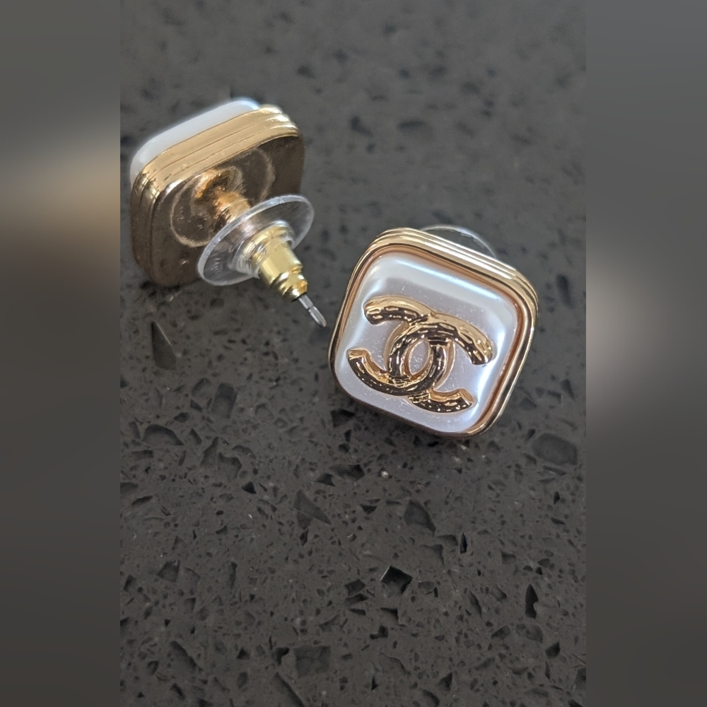 Fashion Jewelry Gold and White Square Earrings Like Chanel Style CC Style Luxury - Picture 3 of 6